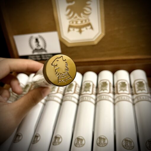 Cigar Undercrown Shade Toro Tubos