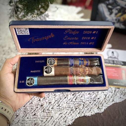 Cigar EP Carrillo Triumph Sample