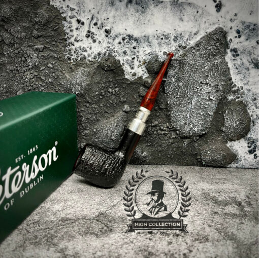 Tẩu Briar Peterson Newgrange Spigot Shape X105